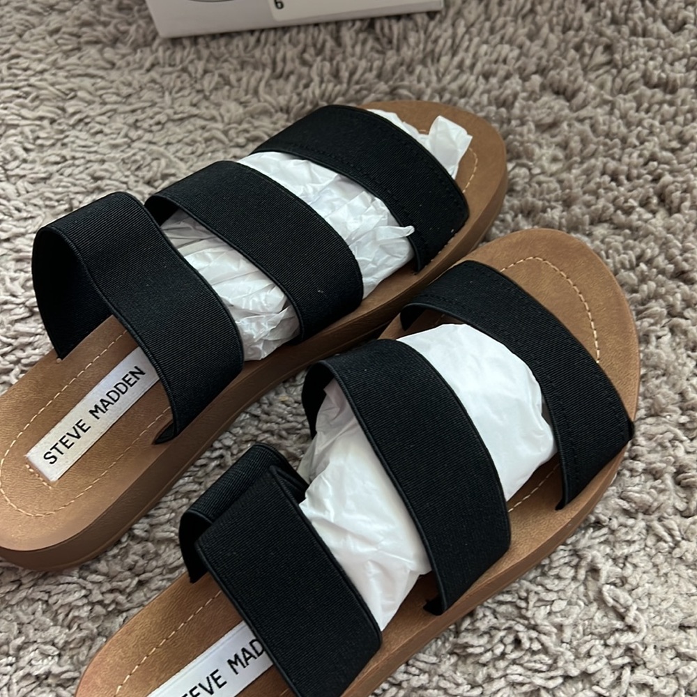 NWT STEVE MADDEN SNADALS